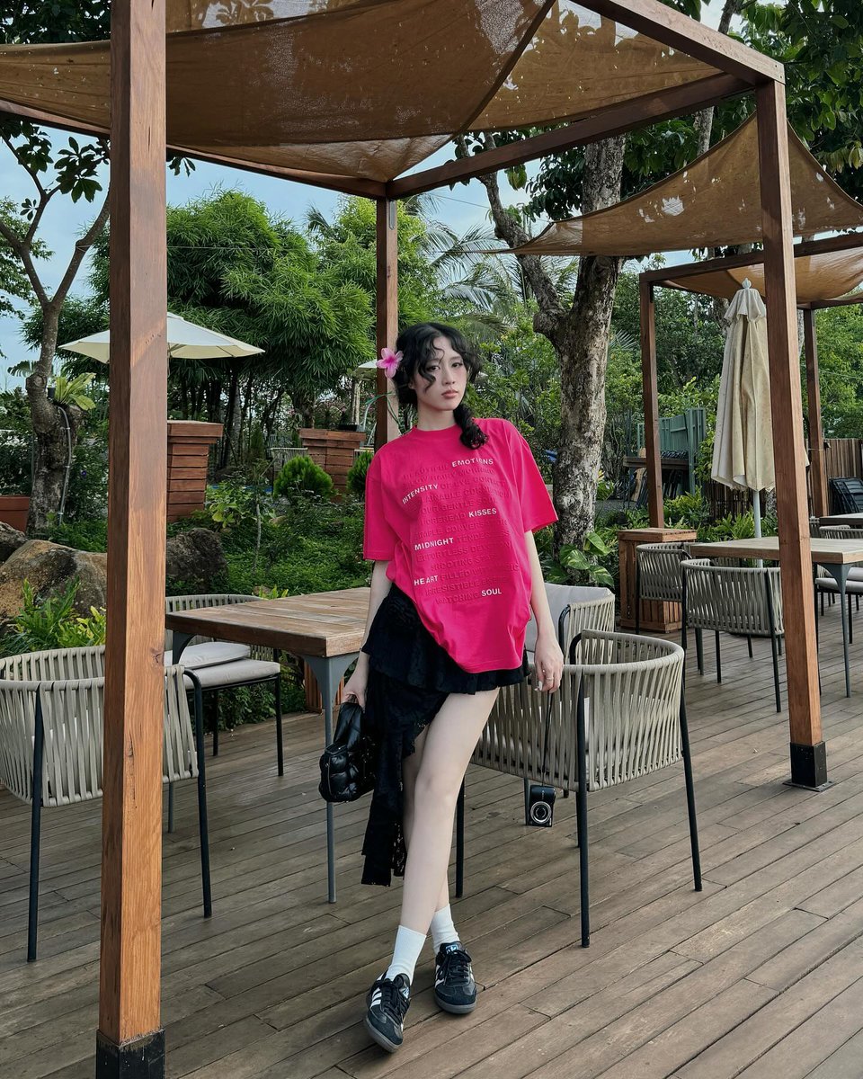elsuld0's tweet photo. 夜の静けさの中で聞く音楽は、心にしみじみと響くよね。みんなの意見も聞かせてね。 😂😊
uTKbc https://t.co/6C9P43uYAc