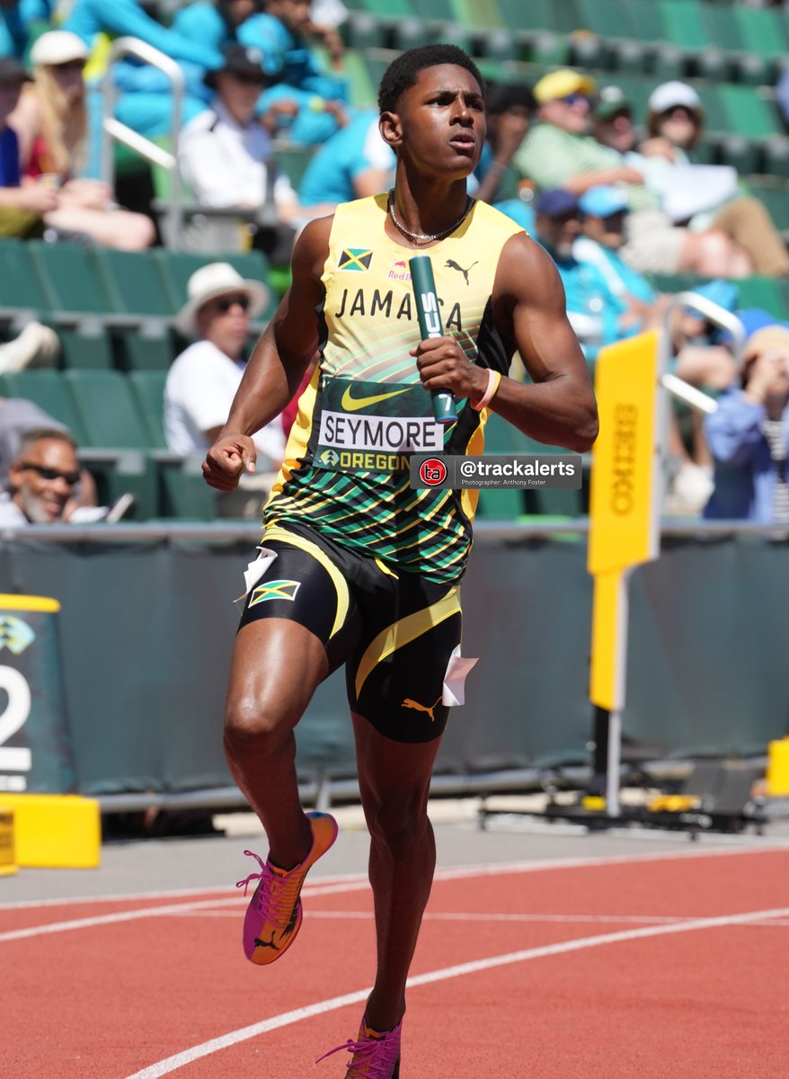 trackalerts's tweet photo. 🇯🇲 Jamaica wins heat one of the men’s 4x100m in a season’s best 39.51 to qualify automatically for the World U20 final.
Kyle Bodden, Nyrone Wade, Nathaniel Martin and Sanjay Seymore delivered the victory. #Eugene26 #WorldU20Champs #Trackalerts https://t.co/xdtIdcpD8p
