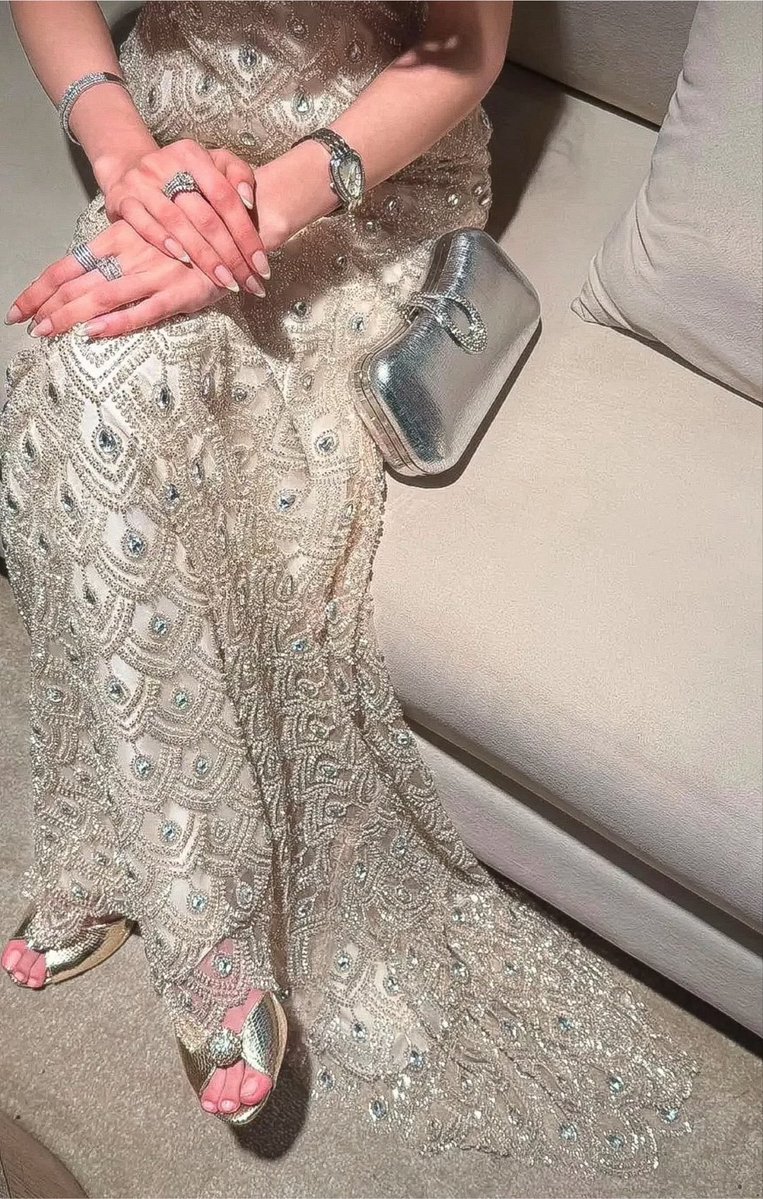 __67WW's tweet photo. مصدوومه ليه محد علمني عن هالموقع! فساتين الأعراس بـ200 بس وافخم شي😭 https://t.co/8awbJaO9pX