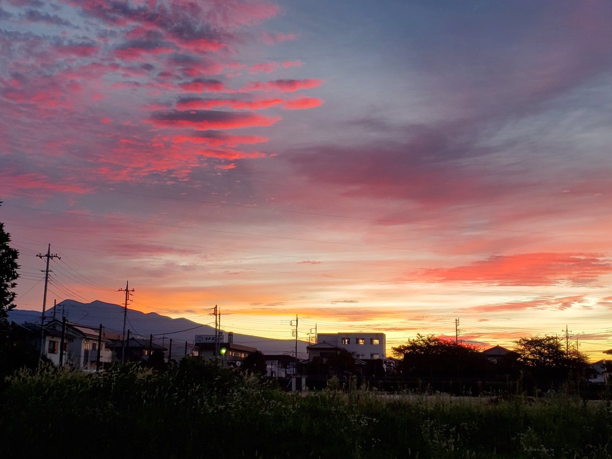 Cyobi_wan's tweet photo. 朝焼けー

#イマソラ
#朝活 https://t.co/xneupSenTd
