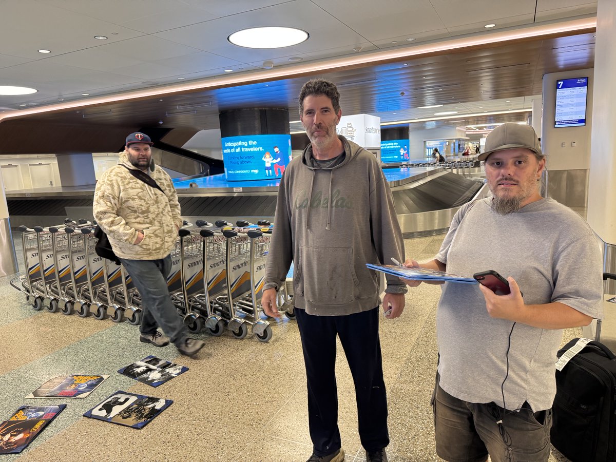 MrChuckD's tweet photo. Every Airport the autograph seekers abound whether it’s for self or them selling on ebay etc my obligation is to sign everything they bought borrowed or stole and theres 40 years of music photos and Art. There’s hundreds of them 🙏🏿 https://t.co/4tAvyjl81G