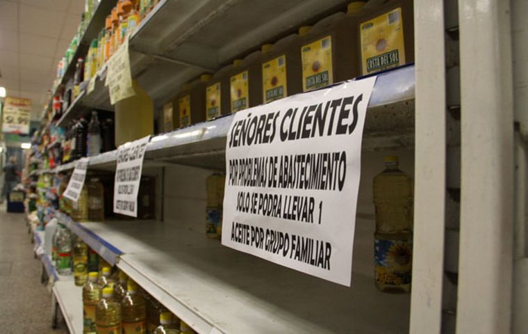 FlorAbrazo's tweet photo. parece que esta flequilluda no vivió el gobierno de alberto y la cuarentena eterna https://t.co/NXNyVqhQZN