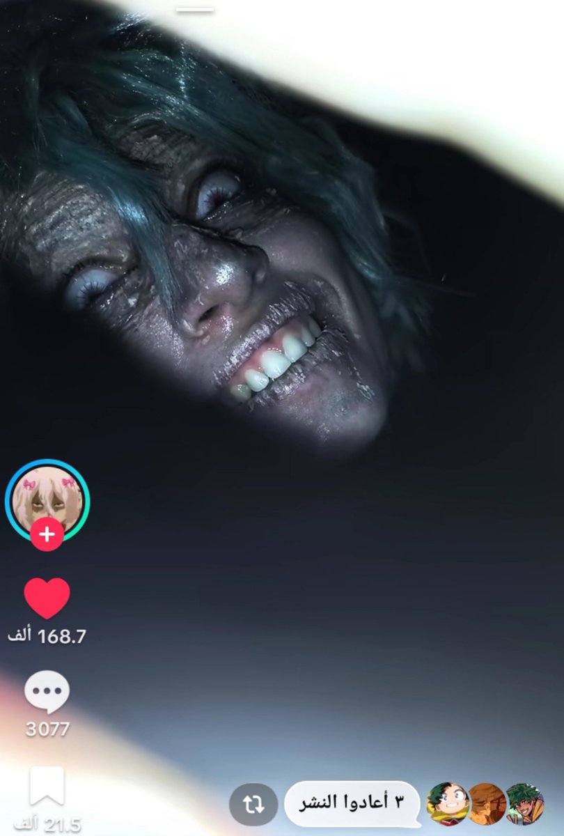 Silanotes1's tweet photo. Holy shit this is peak cosplay ,now i understand Izuku reaction when he met Shigaraki at the mall https://t.co/zlHZEwEWiD