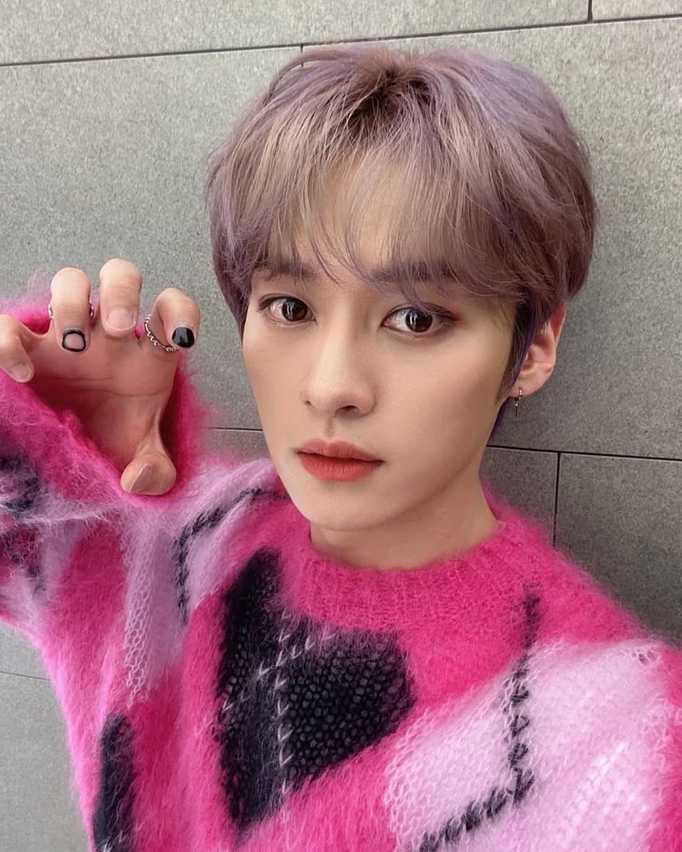 crimeaffairs's tweet photo. top 10 lee know looks of all time https://t.co/lkNcrsEzeg