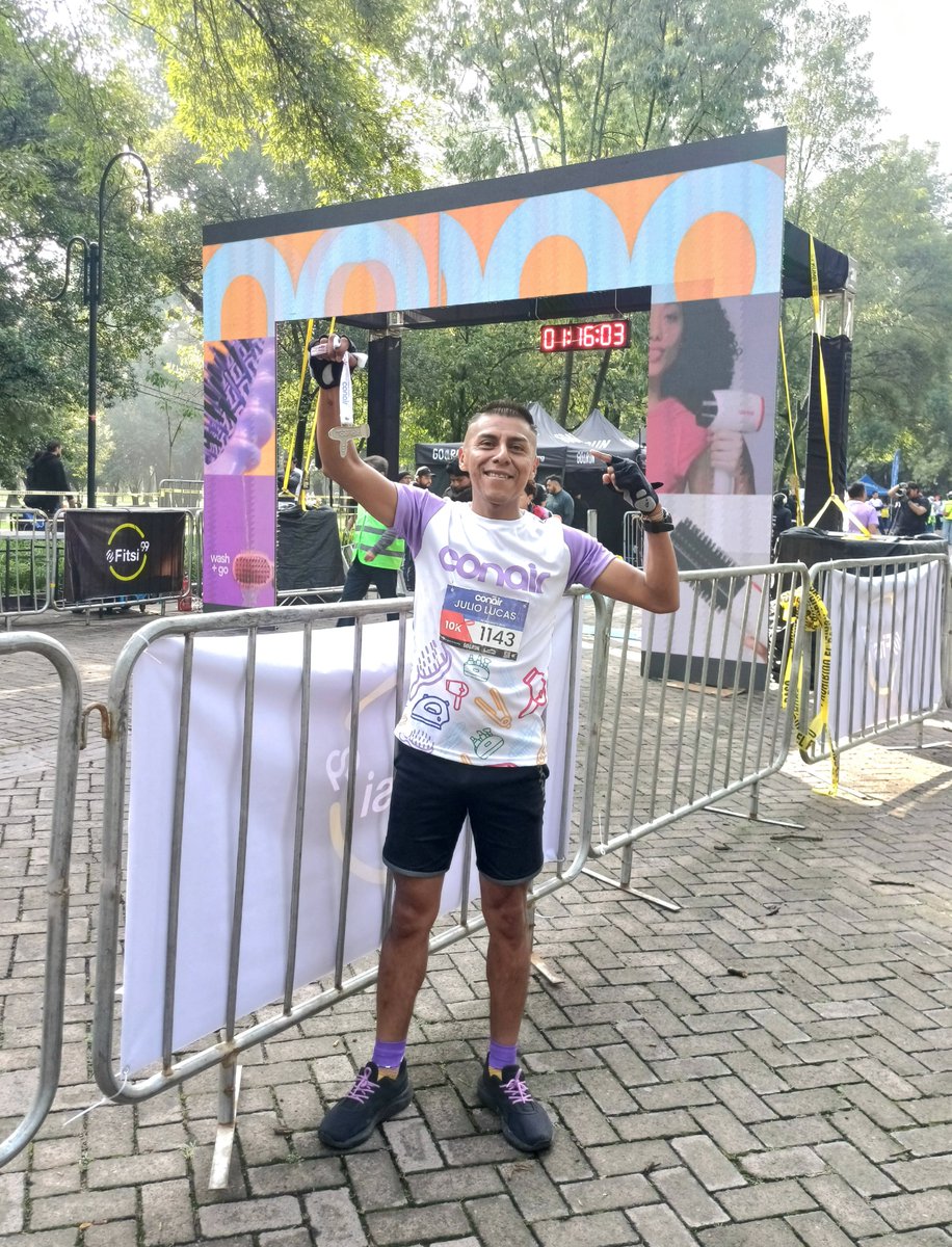 juliobikerun555's tweet photo. La carrera que se corre con look ๐โโ๏ธ. Hoy si puro tijerazo y glamour en estos Kms,, se corrieron sus #10K #CarreraConair ๐โโ๏ธ๐โ๐ชฎ๐๐จ @ConairBeauty #Conair ๐โโ๏ธ๐โโ๏ธ๐ชฎ. @SumandoKMx @ManicomioRunner #GoAndRun @CanalRunning @Comunirunners @yoelegicorrer1 @CorroAMiPaso #ConLaMetaEnLaMente https://t.co/SMwuwfTEtr
