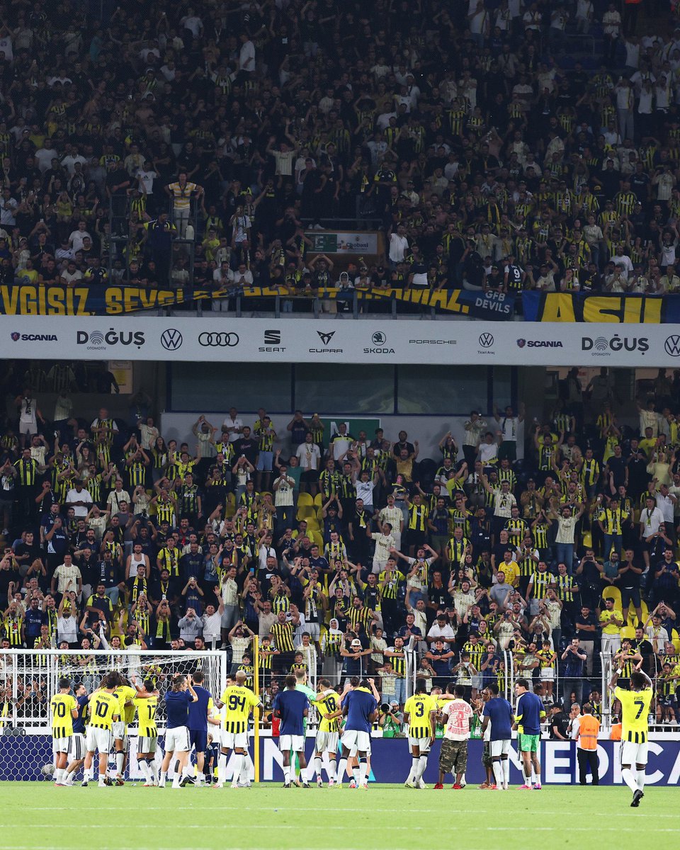 rogersbahce's tweet photo. İYİ Kİ FENERBAHÇE https://t.co/dIByX3TZE4