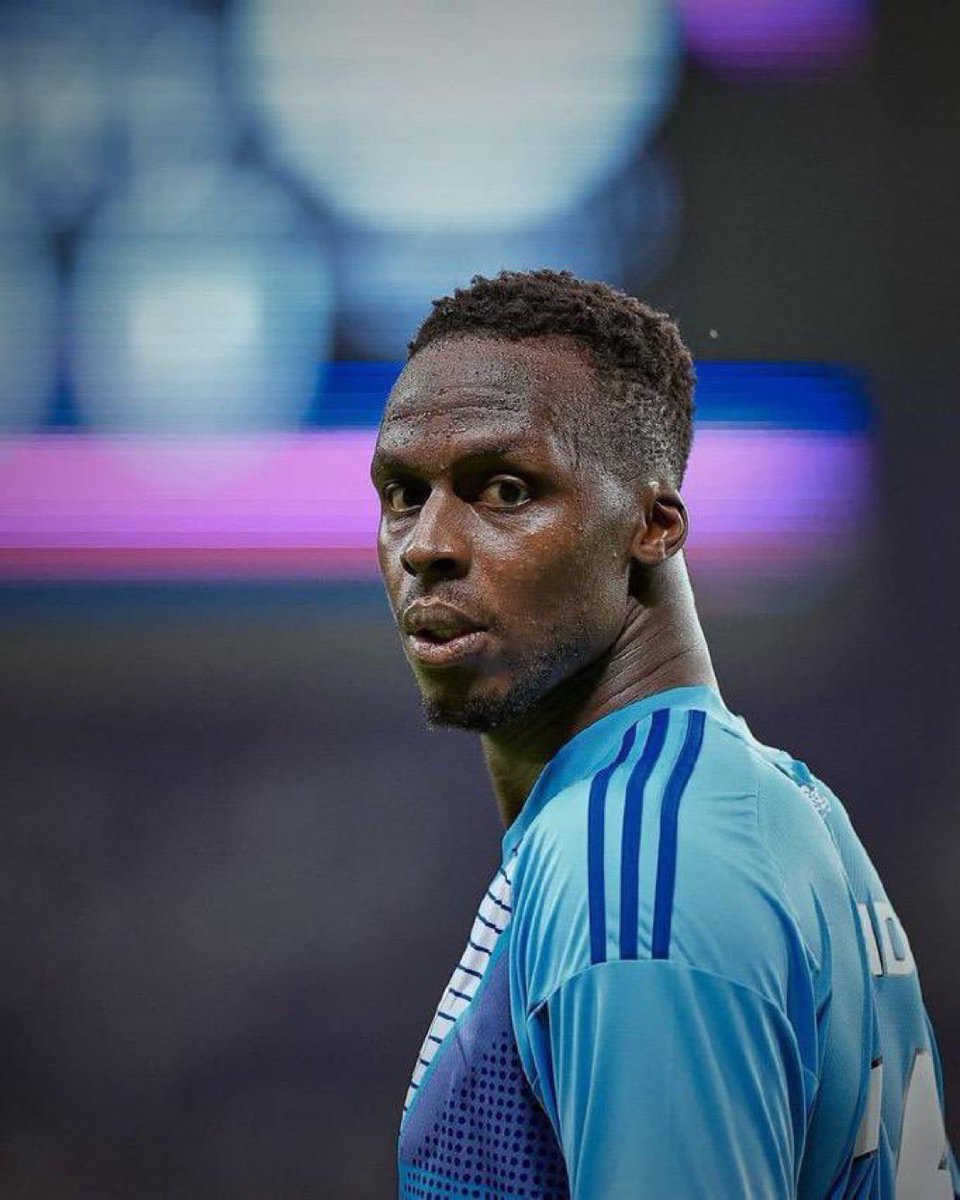 abdoul_185's tweet photo. 🚨🚨🚨🚨🚨🚨🚨🚨🚨🚨🚨🚨🚨

This Massage is Directed to @edou_mendy_ 

As Al-Ahli supporters, we are deeply concerned about everything that has happened this summer. 

The uncertainty surrounding the club has left fans confused, frustrated, and worried about the future. 

As our captain, you are one of the few voices we still trust. That is why we are asking you to speak to us. 

We are not asking you to reveal confidential information or create controversy. 

We simply want reassurance and transparency. 

If everything is under control, please tell us. If there are challenges, let the supporters know as much as you can. 

This team was built with hard work, unity, and ambition. It became champions because everyone fought for the same badge. 

Today, many fear that foundation and that identity are being lost. As our captain, your voice matters. 

A simple message from you would give millions of Al-Ahli fans hope and confidence during this difficult period. 

We will always support Al-Ahli, but we also believe that supporters deserve honesty, communication, and leadership.

Cc: @Merihdemiral @ivantoney24