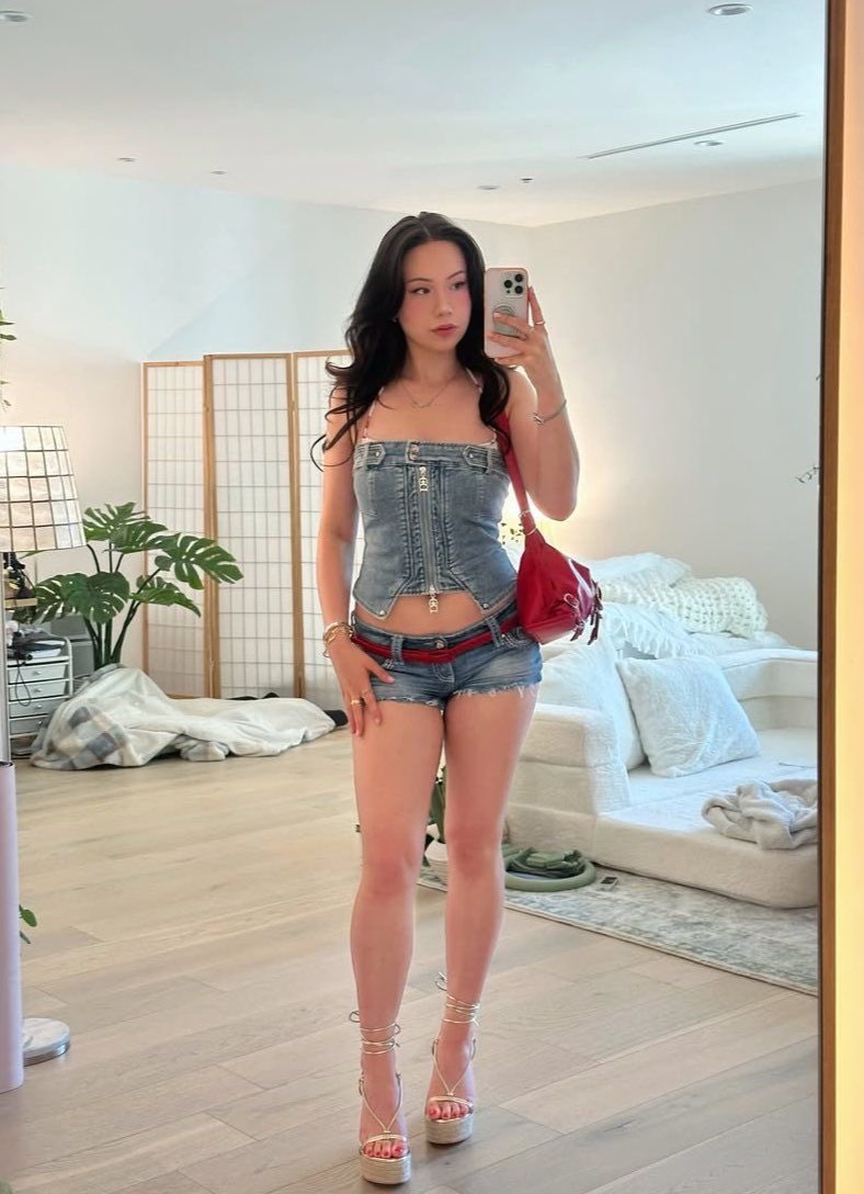 quartersimpjade's tweet photo. since you all are so addicted to jean short Jodi 🤭 https://t.co/GNltPWb4m9