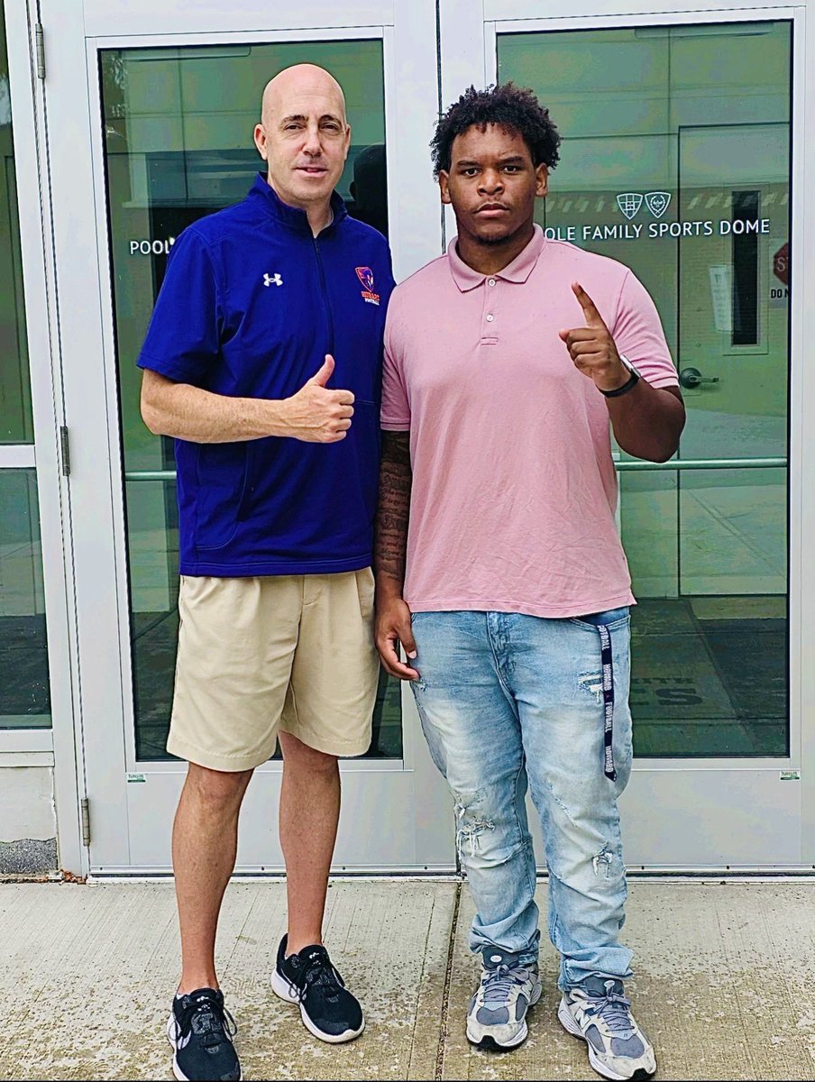 Tank_2027's tweet photo. I want to thank  @Coach_DeWall for the personal invitation to Hobart College and the @HobartFootball program.  I had an amazing time.  @FB_Coach_Morgan @CarrollDC_FB @CoachQuick_  #GoStatesmen https://t.co/Rgn79v7UUn