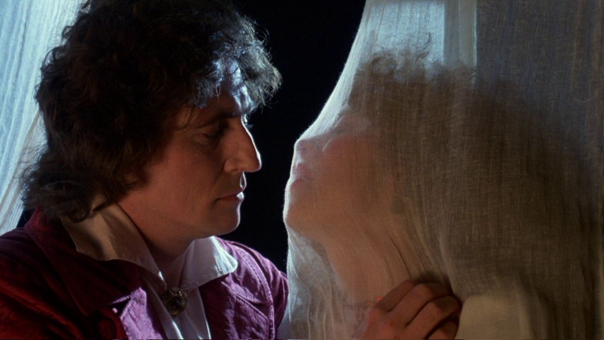 Retrofilmm's tweet photo. GOTHIC
(1986, Ken Russell) https://t.co/dGI1Fe7Uw4