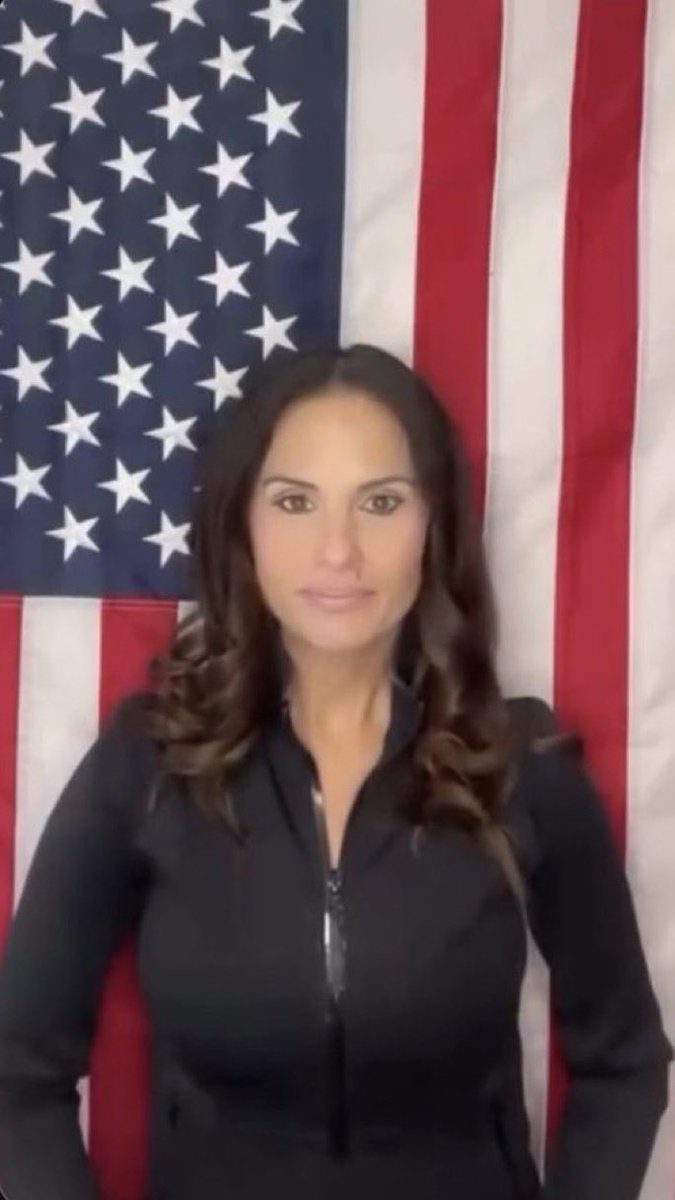 ElizabethForNV's tweet photo. I’m proud to be an American! 🦅 🇺🇸 

If you are too, drop a 🇺🇸 below. https://t.co/j1CYNhAbaX