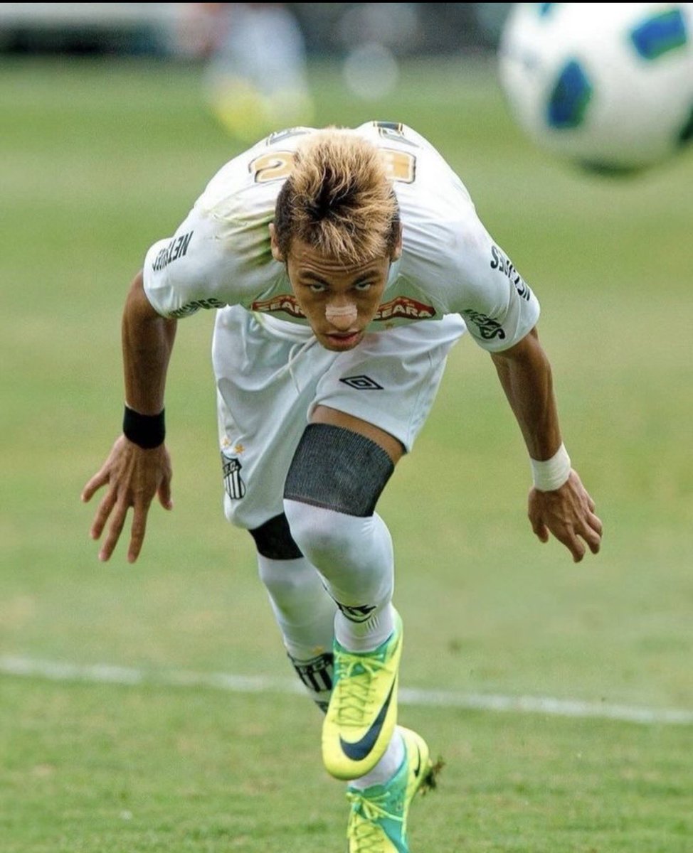 futnostalgico's tweet photo. Neymar em 2011 🤯🇧🇷 https://t.co/Xr60ugH6W5