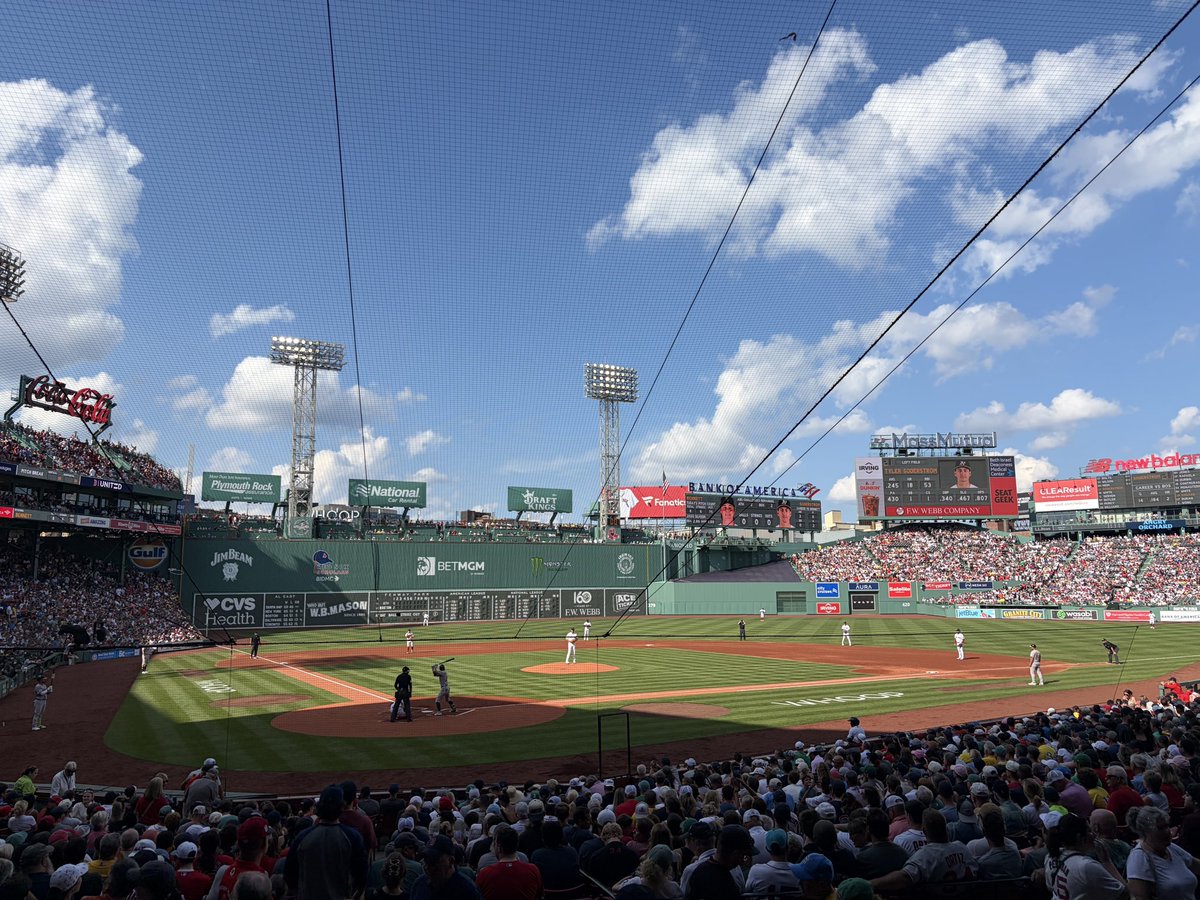 BHLevesque's tweet photo. A hot summer afternoon for baseball ⚾️ #redsoxnation #myfenway https://t.co/PniOe96xdx