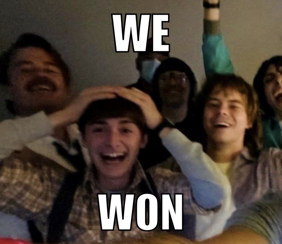crying_ina_club's tweet photo. i have a new coworker and he said STRANGER THINGS S5 WAS BAD AND LOST POTENTIAL AND THAT WILL AND MIKE SHOULDVE KISSED!!! https://t.co/FqWeuNwh2P