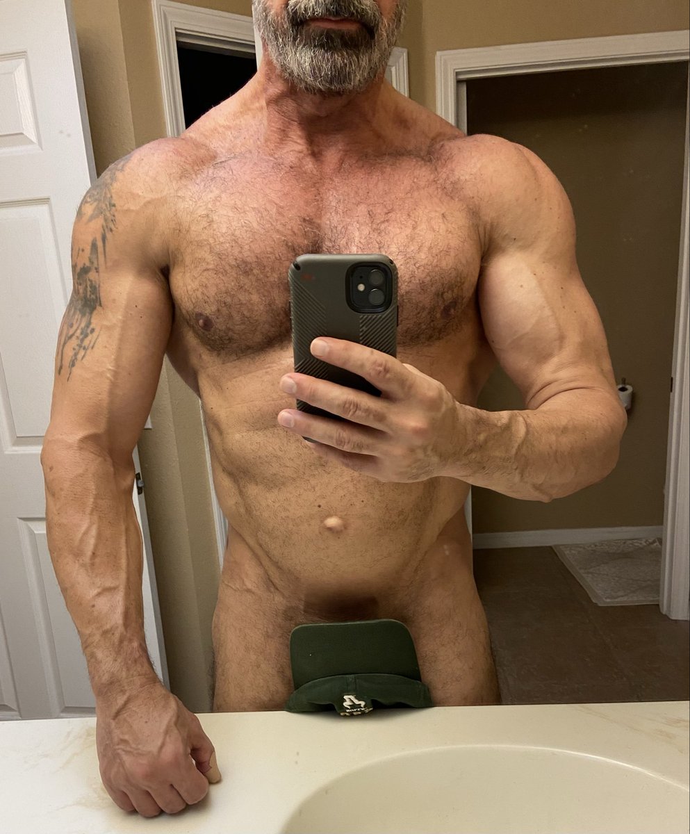 Librarydude007's tweet photo. Cutting thru August. Almost there. 
Stupid cap keeps slipping down. https://t.co/5xA3AqdoQu