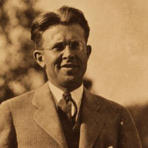 CalBearsHistory's tweet photo. Ernest O. Lawrence, Professor of Physics 1928-58, was born August 8, 1901. He founded @BerkeleyLab &amp; won the 1939 Nobel Prize in Physics for inventing the cyclotron. His work on uranium-isotope separation was key in the Manhattan Project. The element Lawrencium is named for him. https://t.co/IFVSzkfAWL