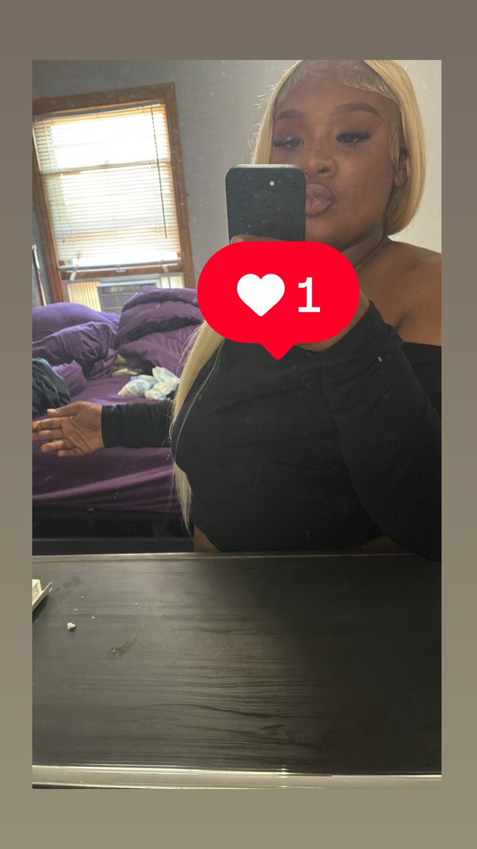 riaa_a_monaee's tweet photo. it’s my birthday today im 23🎀 cheers to me🫦 #milwaukee #thebirthday #leogang https://t.co/4MfVWyjbYH