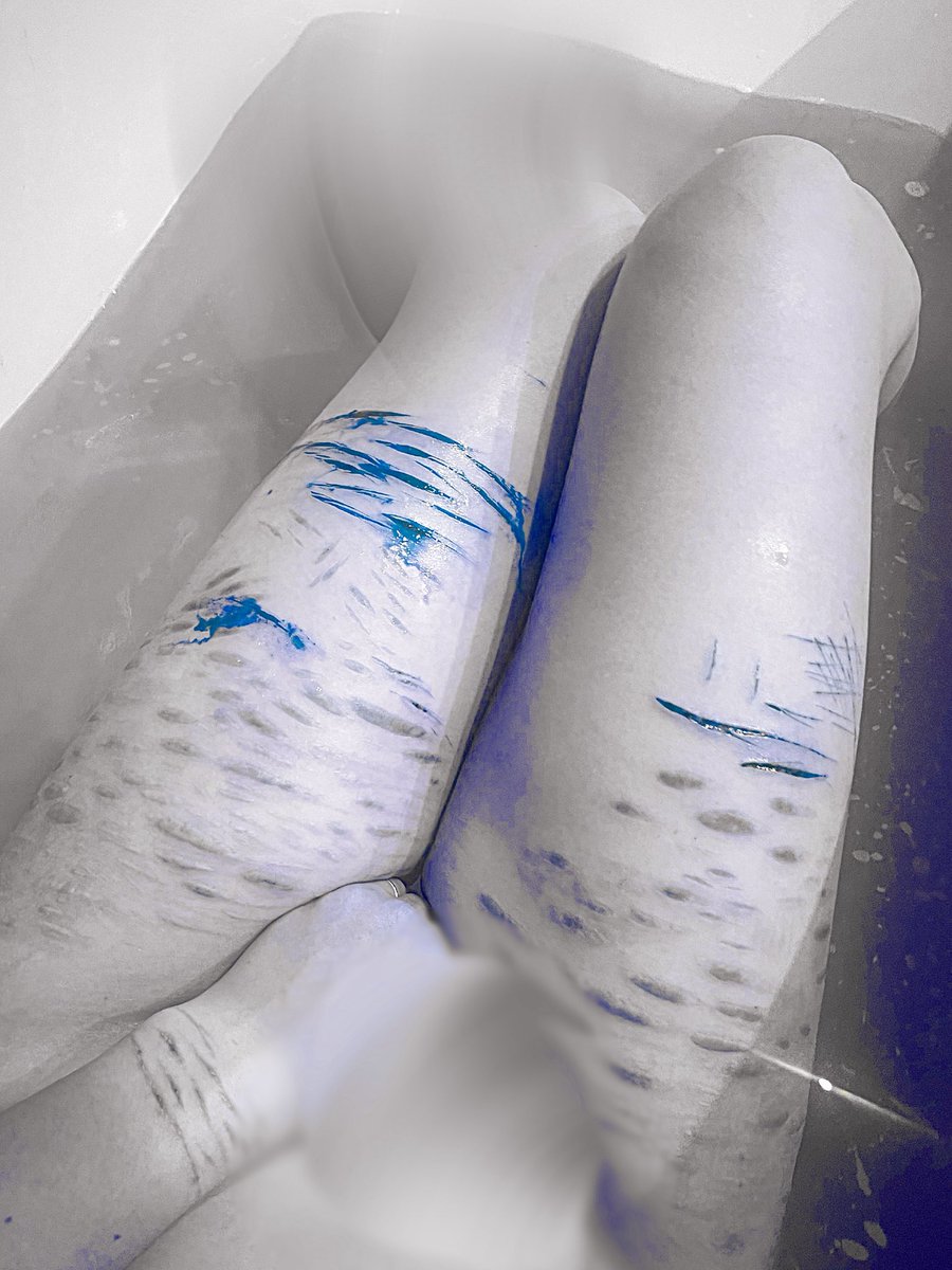 kvrotzztw's tweet photo. do u like my sfx makeup?? i made it for a group project!! let me know if u like my all fake sfx makeup:33 #sfxmakeup 
#sfx ALL FAKE 18+ 
smurf yolo https://t.co/CpxPKMFS4I
