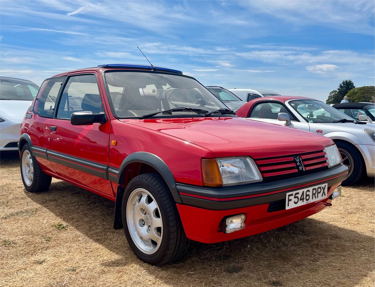 judith_sheen's tweet photo. Car park #spots at @PistonHeads Annual Service https://t.co/ddOfg7Kx1v