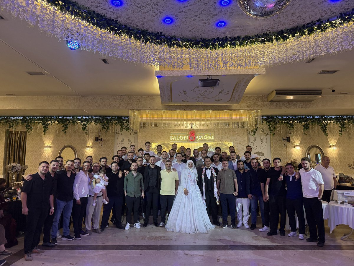 maratonplatform's tweet photo. Grup üyemiz Aydın Çağlayan’ın bu mutlu gününü kutluyor, kendisine ve ailesine ömür boyu mutluluklar diliyoruz. https://t.co/iRMLUIaCqC