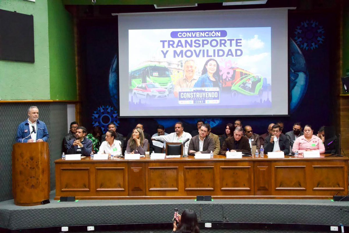 aramirezcuellar's tweet photo. Un gran éxito la Primera Convención de Transporte y Movilidad. Urge un nuevo Sistema Metropolitano de Transporte. Invertir más en transporte público limpio, seguro y eficiente. https://t.co/2OxK8DD81c