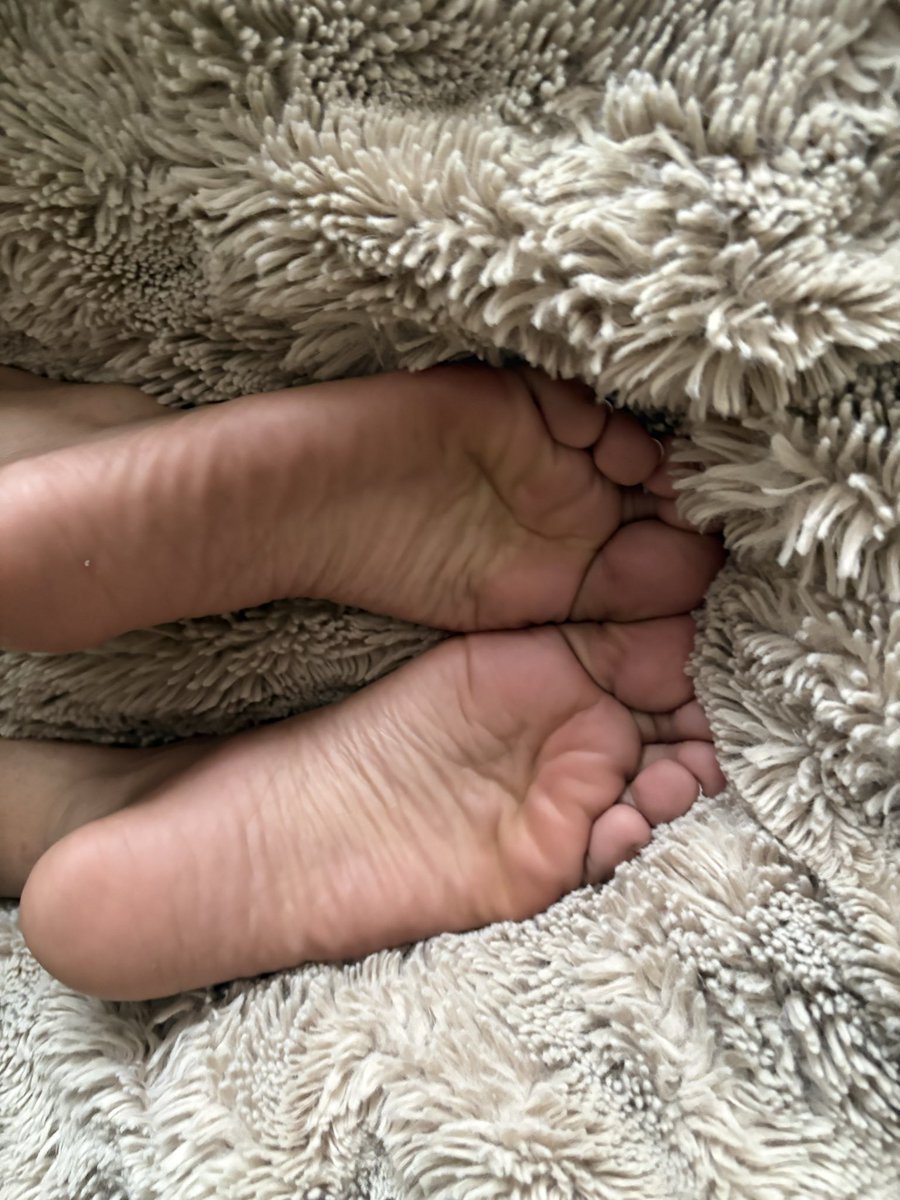 LavenderSheep05's tweet photo. Dms are open 😘❤️👣
#feetfetısh https://t.co/znoUY7zF9f
