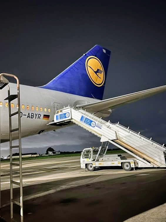 LOSairport's tweet photo. While You Were Sleeping 😴..
The Big Friendly August Visitor came in ✈️.
747 reasons to fly @lufthansa
and this is 100 of them plus 8 more 🎉🇩🇪!
Highlights of the 1st (06AUG23) D-ABYR &amp; 2nd (08AUG26) D-ABYO ever Boeing 747-8i visits to Lagos.

📸 @matanfm, 🎥 Bosunola_Quebec https://t.co/KkqxZT3AV4