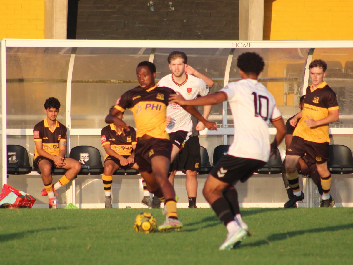 LocalBusDriver's tweet photo. Wednesday saw the last pre-season friendly before the season starts for the @cheshuntfcscore Development side, and a 2-1 win at home to @westessexfc . A few photos 📸 now available to view on Flickr... https://t.co/yvjUlWmiBF https://t.co/GmfmVMvXKF