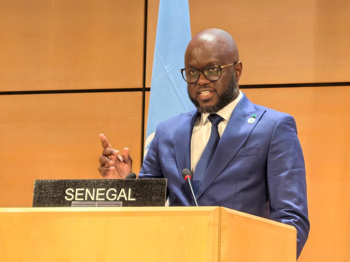 Elh_Mrr's tweet photo. El Malick Ndiaye est actuellement plus populaire que le président de la République 🤣 https://t.co/L0Pge9fUlh