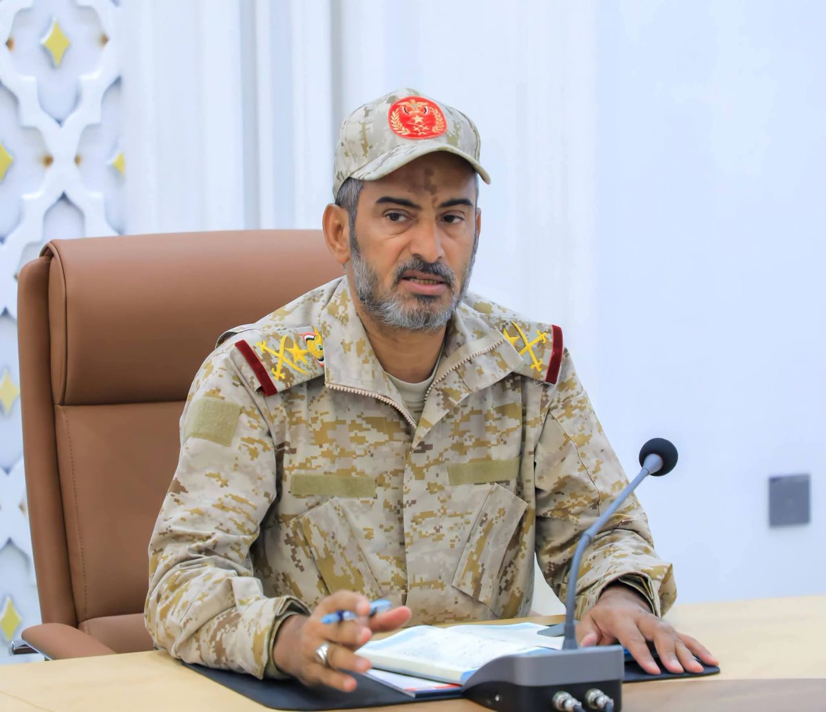 YahyaAlshamy10's tweet photo. #MARIB (PLC) member Lt. Gen. Sultan Al-Arada chaired a meeting of Marib’s Security & Military Committee, attended by Chief of General Staff and Joint Operations Commander Lt. Gen. @AzizSagheir to review the latest security and military developments.
The meeting stressed enhancing combat readiness, vigilance and field coordination between the Armed Forces and security agencies, while strengthening efforts to protect civilians and maintain stability.
It also commended the support provided by the Saudi-led Coalition to Support Legitimacy (CSL). Al-Arada affirmed that the front remains united and cohesive, with the Armed Forces and security services standing together against the Iran-backed Houthi militia, calling for greater coordination, national unity and operational readiness.
