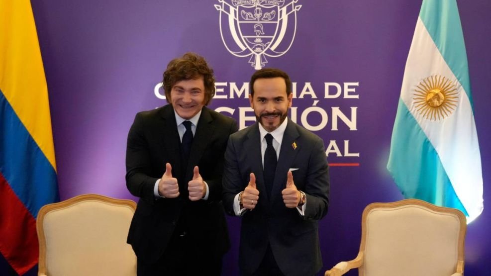 AlertaArgenta's tweet photo. Javier Milei destacó su relación con el nuevo Gobierno colombiano y confirmó que la Argentina PROFUNDIZARÁ la cooperación con Abelardo de la Espriella:

"Con el Tigre tengo una relación especialmente muy buena. VAMOS A COLABORAR". https://t.co/mPCap3a09i