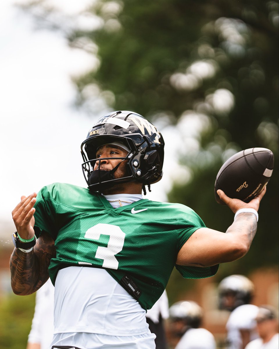 WakeFB's tweet photo. Beat the heat 🔥 https://t.co/SCRRtb5POp