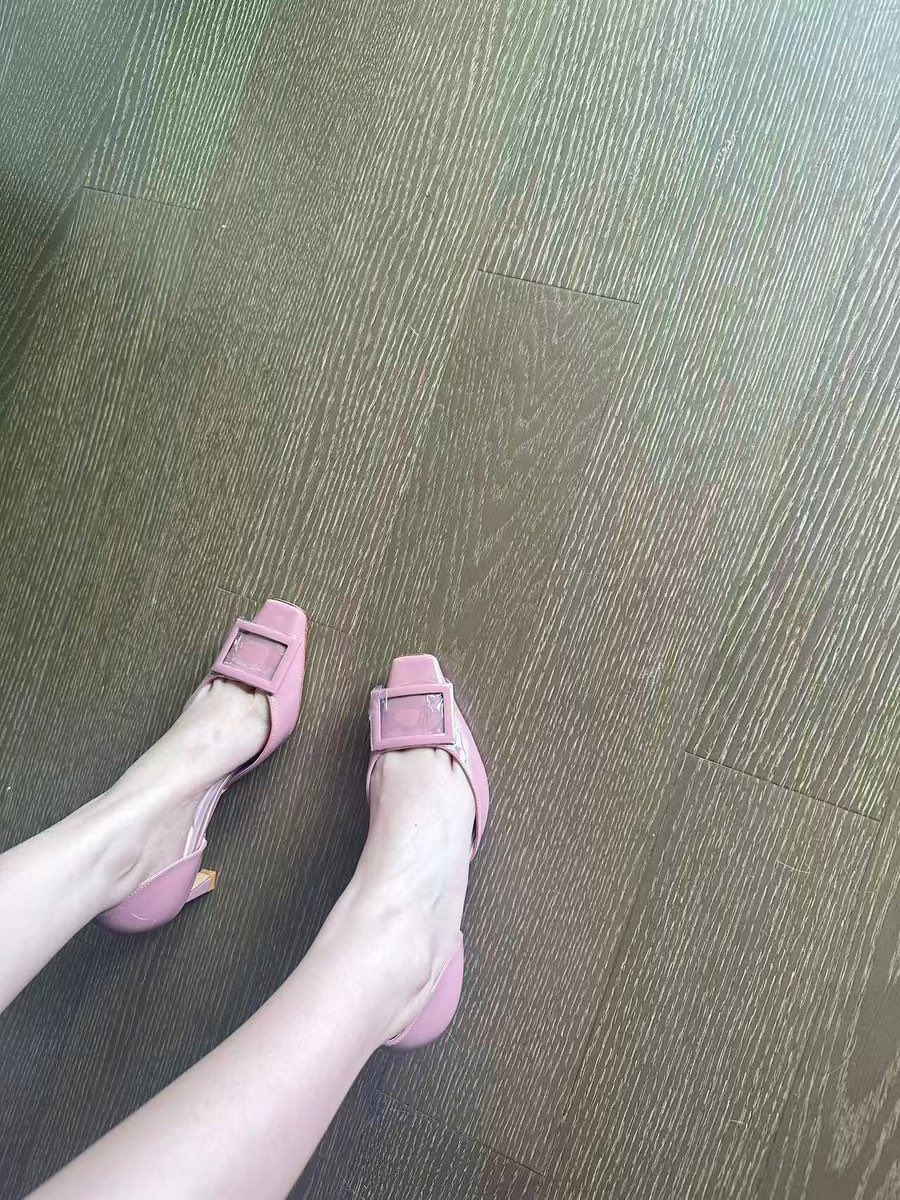 Tanncsard's tweet photo. 女人色起来真的没男生什么事了 #安娜堡 #足控 https://t.co/A0VhAz1Y1K