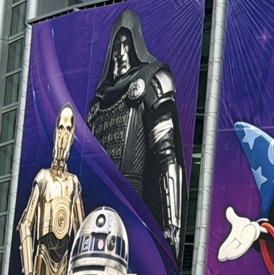 HollywoodHandle's tweet photo. New look at Doctor Doom from ‘AVENGERS: DOOMSDAY’ spotted at D23.

(📸: @laughingplace) https://t.co/a4UZ0Cjr9V