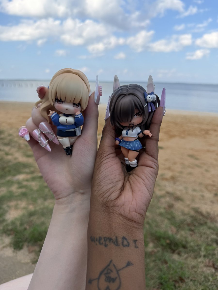 Shy_Commander's tweet photo. Im so very sick and exhausted from the con 😭 but I’m at home MISSING MY BEST FRIEND WOW 
CRYING OVER PICS OF OUR TOUYS https://t.co/NoeAnhA2j9