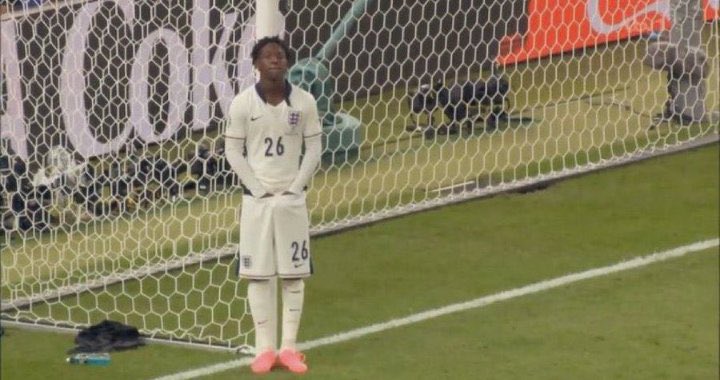 Nanafcb1899's tweet photo. Season no start we lost two games already
All is not well o😒😒 https://t.co/fqg1vMOZxP
