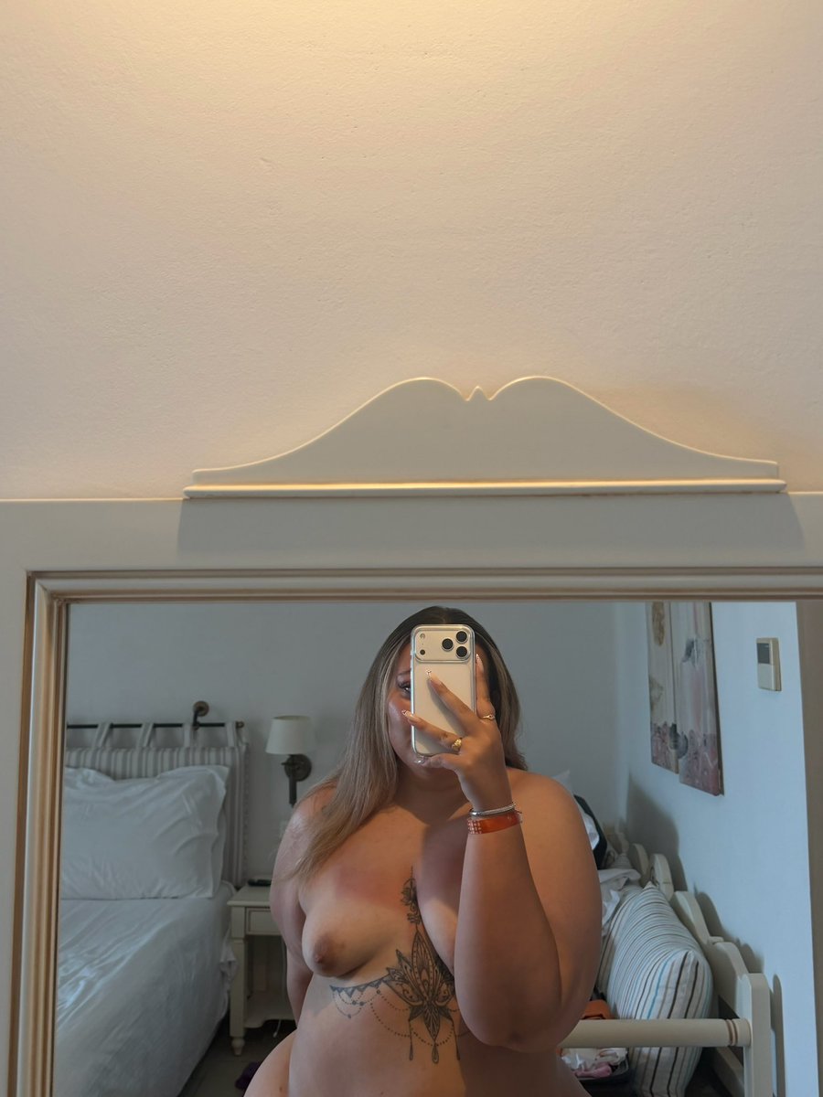 camille2599's tweet photo. Il fait chaud vous ne trouvez pas ? 🔞
#92i #chienne #france #nsfwtwtًً #nsfwㅤㅤ #kiffeuse #salope https://t.co/saBWL8qlWs