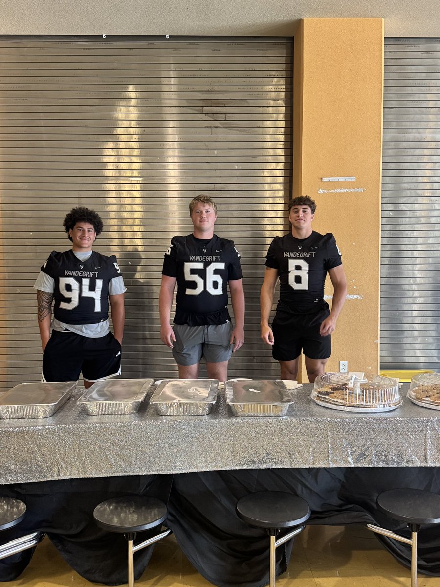 VHSFootball's tweet photo. You know it’s football season when it’s time for the annual Teacher Luncheon 
Great job guys!
And thanks to all the boosters that helped! 🐍 https://t.co/ny6UTlUPi8