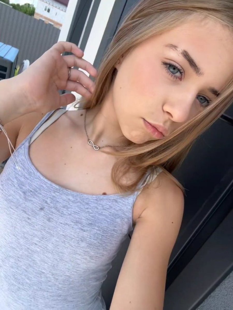 1your_dasha's tweet photo. Hi 🥰 https://t.co/XBIDM1urhm