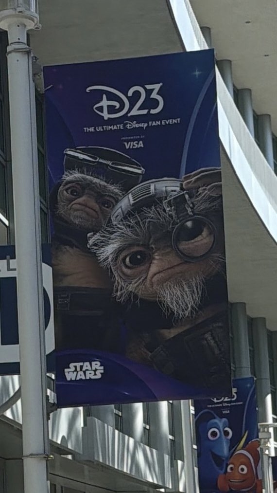 Mando3Updates's tweet photo. 🚨‘The Mandalorian and Grogu’ stars Din Djarin, Grogu and the Anzellans on the banners for D23!🚨

Source @laughingplace 

#starwars #themandalorian #dindjarin #grogu 
#bobafett #fennec #bokatan #TheMandalorianandgrogu https://t.co/mv4JEnCEPH
