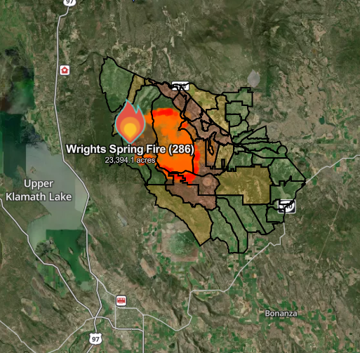 wxnado1's tweet photo. Our neighbors to the south are still struggling too. Oregon has over 2.1m acres burned, and have multiple high-activity fires. The #WrightsSpringsFire has seen large growth since ignition, located just outside Klamath Falls, while the #GrasshopperFire shows no sign of stopping. https://t.co/ORvYeERbVW