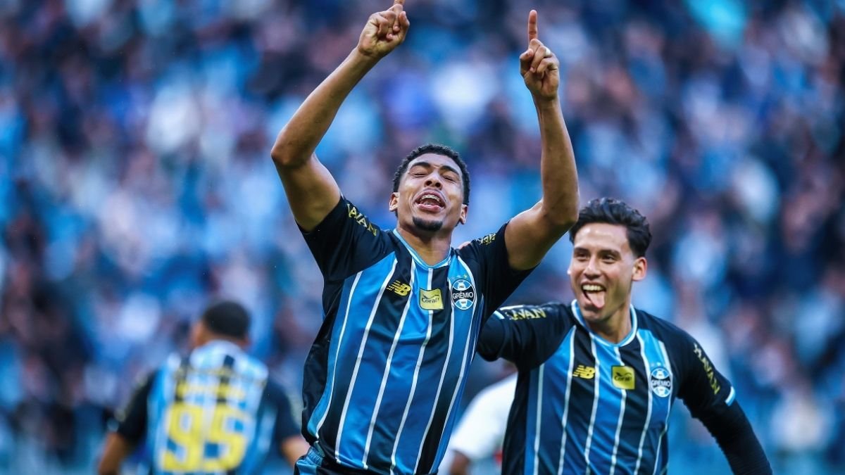 seuscherer's tweet photo. Wallace! Mais uma partida monstruosa dele. Que baita acerto do Grêmio. Parabéns a quem viu o que ninguém estava vendo. https://t.co/D4JztFobqt
