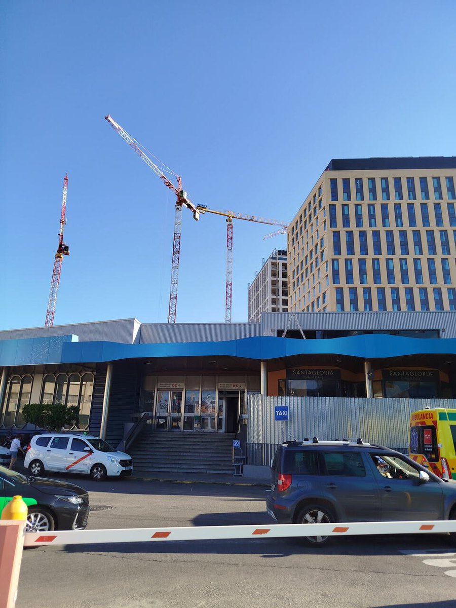 MadridProyecta's tweet photo. 🏗️Oria Innovation Campus - Fábrica Clesa. De ahora mismo. Las grúas de la torre.

Alcanzará los 108/112 m de alto. 

📍Ramón y Cajal
📸JGNB
🗨️https://t.co/JDQlxHDup8 https://t.co/TuI8lVbnBp
