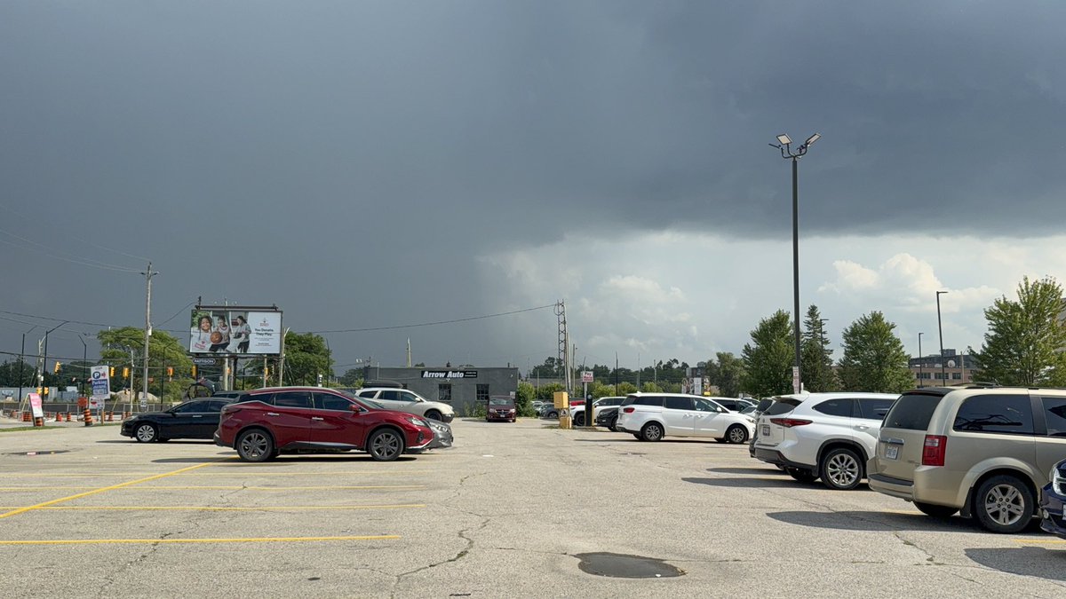 dylanjhall's tweet photo. Lots of clouds forming in London #ONStorm https://t.co/AsfhAKUfvn