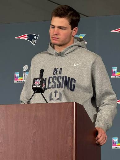 Drakepats10's tweet photo. @Brycen2047 get ready to learn face of the NFL https://t.co/L9UrVNb7Vb