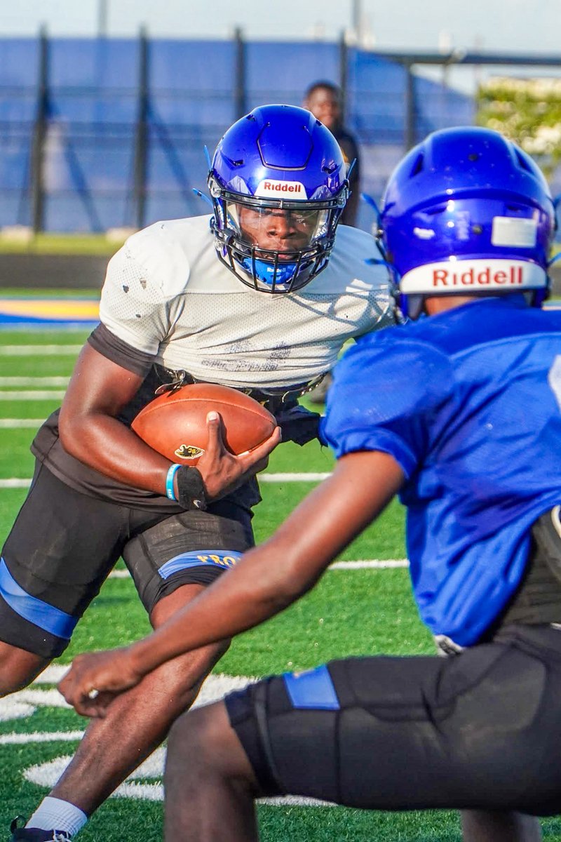 BCHSFBall's tweet photo. Building somethin’ special in The Bay! #BFND https://t.co/6hCtnGbeSC