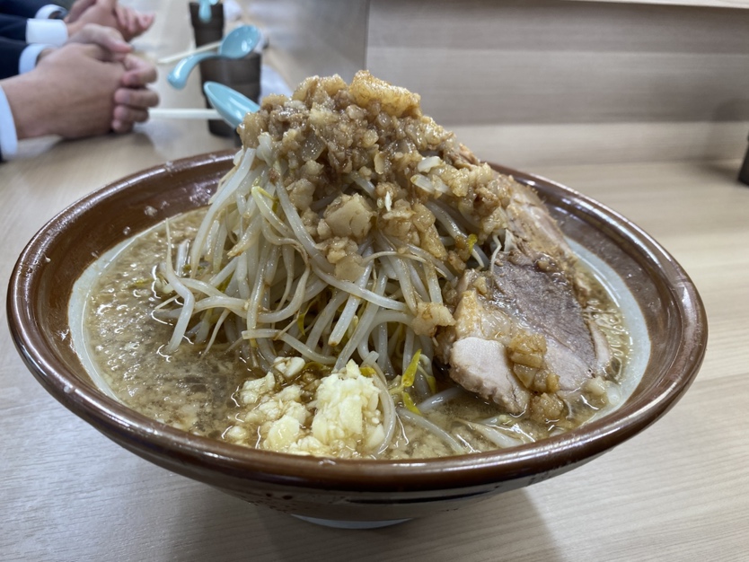gourotencho's tweet photo. こんにちは😀
最近二郎系にハマりつつあるゴウロ店長です🙋‍♂️
Ａマネージャーが二郎系おススメのお店を毎日紹介してくれます💦
紹介してもらったら行かないと失礼ということで、行って参りました🚙
やっぱり麺類は最高です🍜
皆さんのオススメがあれば是非紹介してくださいねー
＃二郎系 ＃ラーメン https://t.co/Zghi3dYO7R