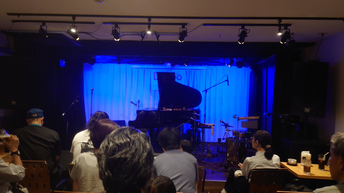 cotton_ozaki109's tweet photo. さて、四谷Doppo！
久しぶりのiNA band聴くぜ😆

#四谷Doppo
#iNAband 
#iNO https://t.co/wlF6CJCkhv