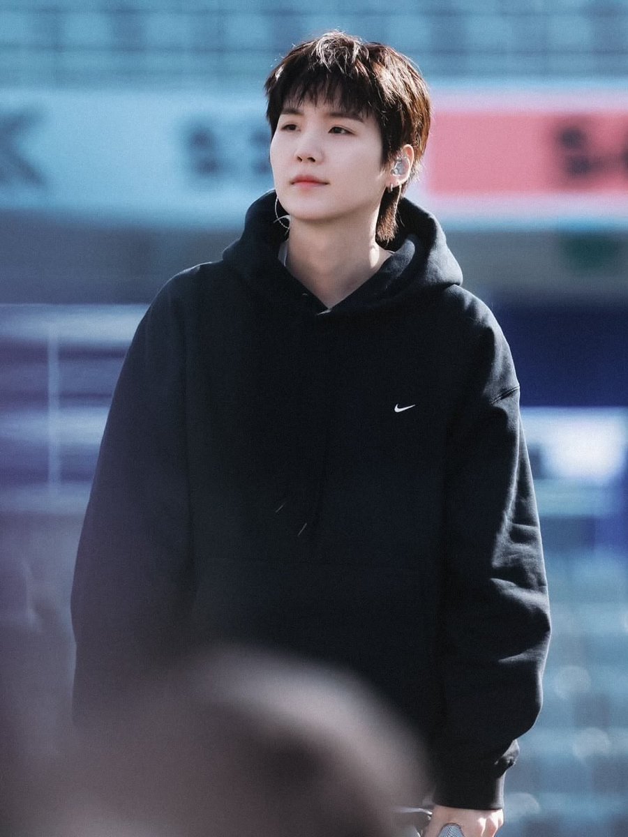 watariturrito's tweet photo. au #yoonmin | ruta alterna

donde jimin se pierde camino a buscar a su mejor amigo y termina varado en un barrio que jamás habría pisado por decisión propia.

o donde yoongi conoce al cheto más insoportable de la ciudad y por alguna razón decide ayudarlo. https://t.co/kiVJ4vnBGh