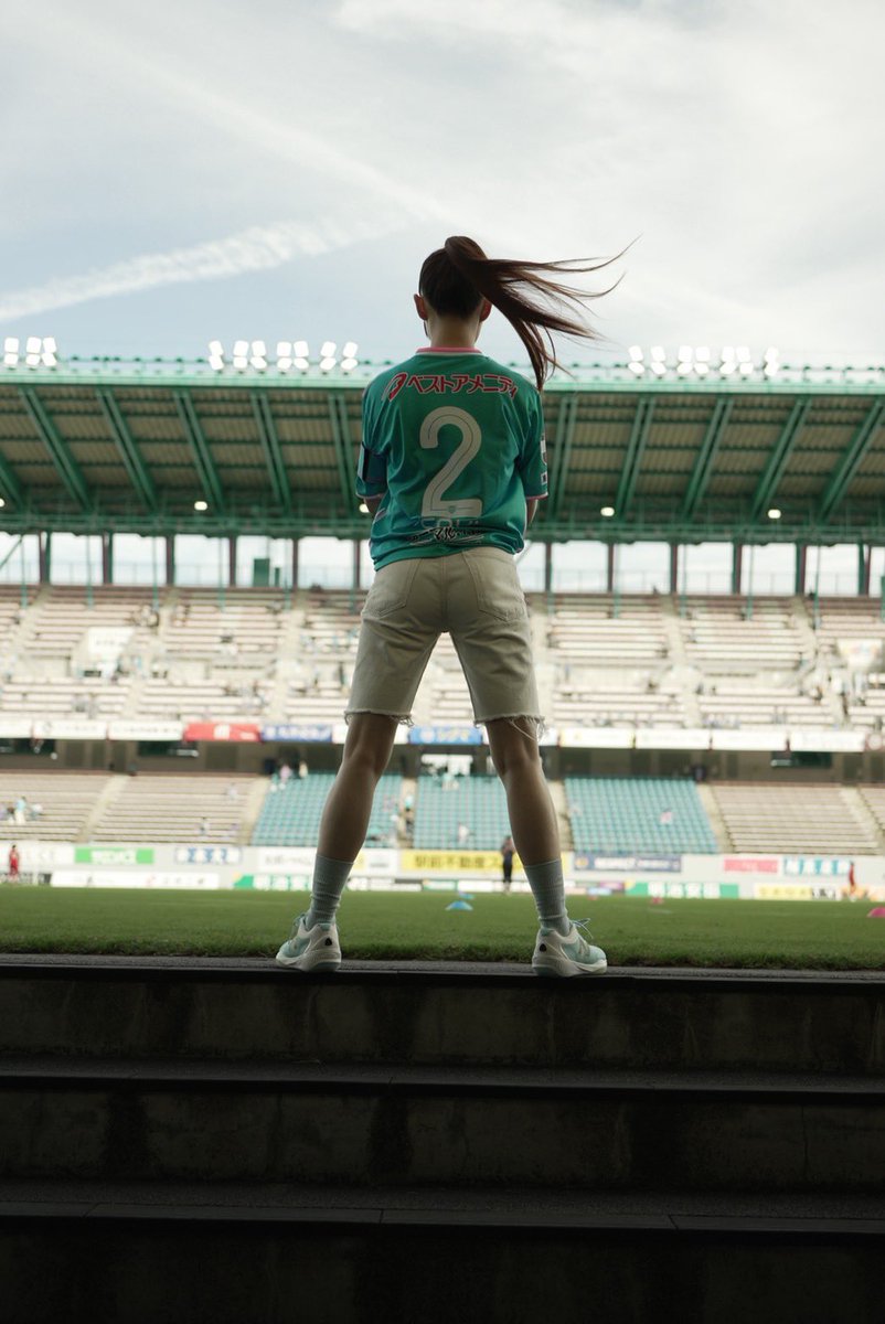 asami_manager's tweet photo. 勝利🏆❤️‍🔥
楓が背中の写真撮ってくれたよ🧟‍♀️
背番号　『２』夜露死苦ーー！byｱｻﾐ
#ゾンビランドサガ #サガン鳥栖 https://t.co/4fv0hEpStf